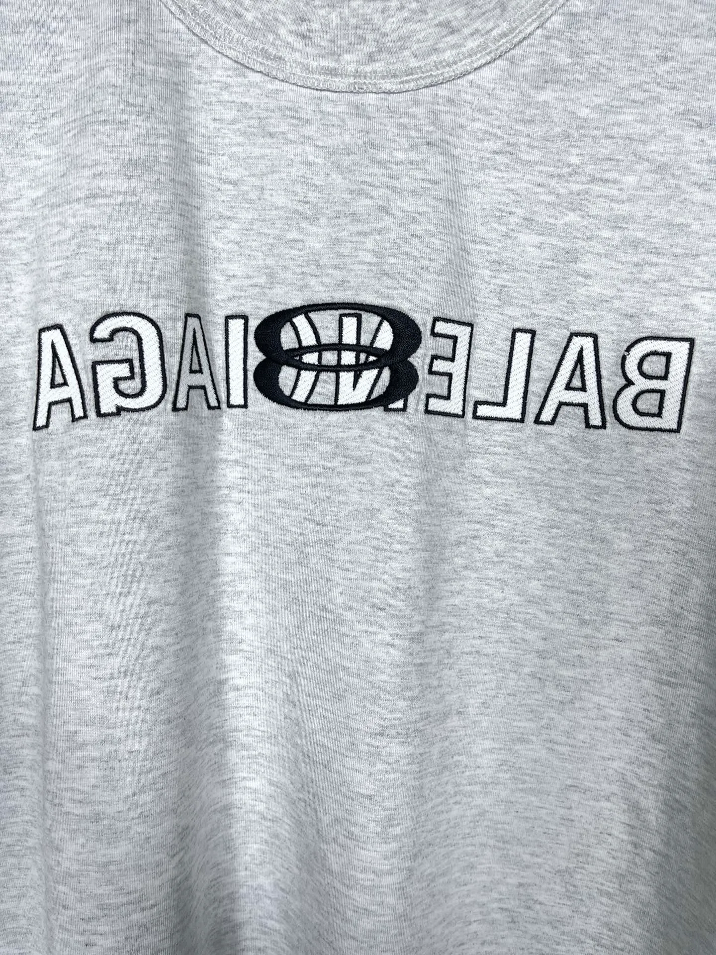 【 . Quality】BALENCI*GA/ #2024New Arrival LOGO 。 Y ， 。#2024 ZP 、 260 ， . ， 。 。Classic LOGO 。 ， 。 , OS . Same Style ：BL 223352 ：Black.Light Gray Size：XS L
